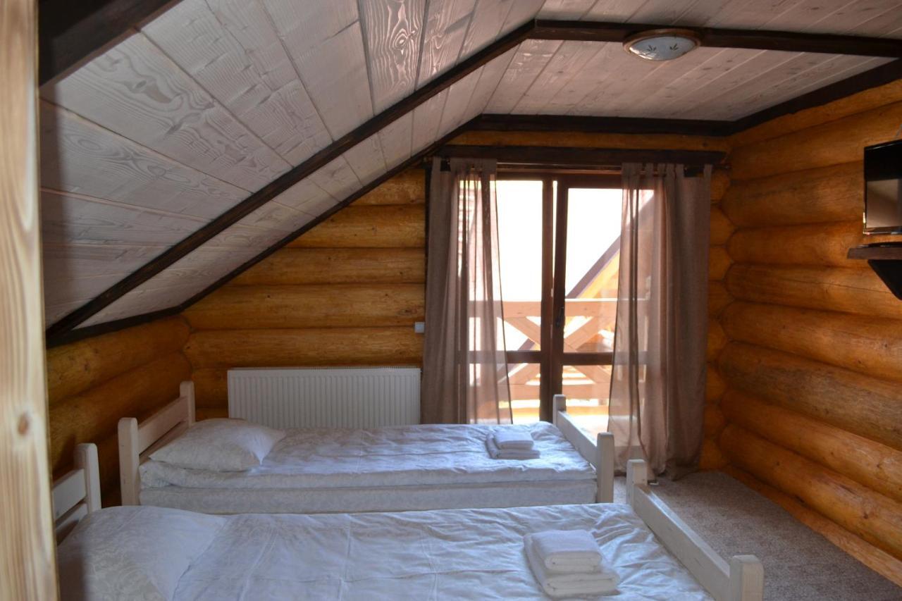 Hôtel Roksolana à Izki Extérieur photo